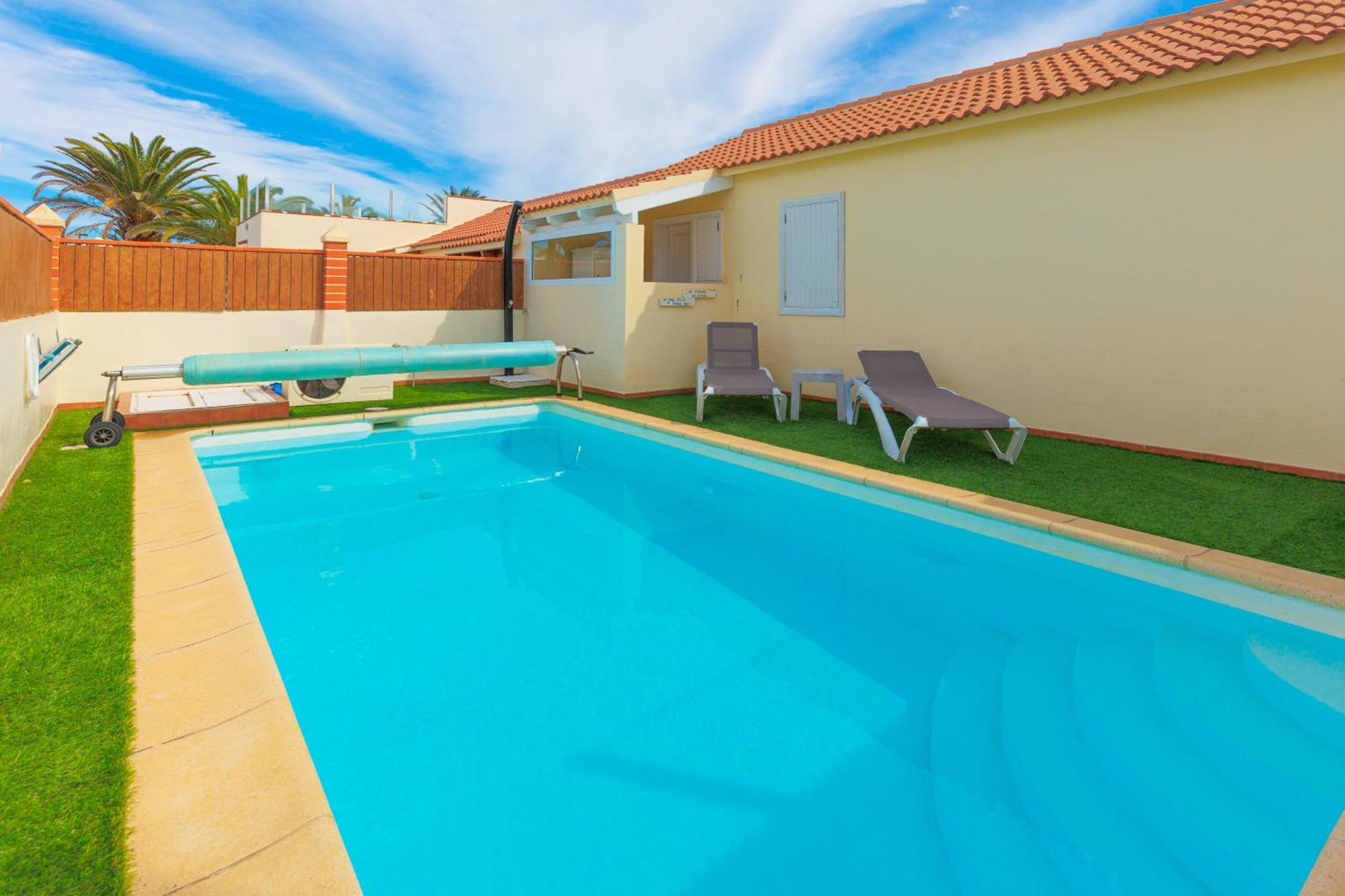 Private With Heated Pool & Terrace View 科拉雷侯
